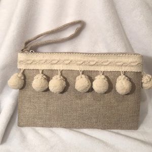 Pom-pom wristlet
